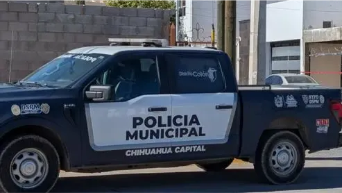 la-polica-y-personal-forense-en-la-escena-del-domi