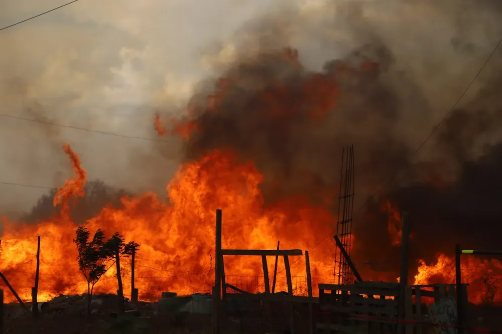 COMBATEN INCENDIO1