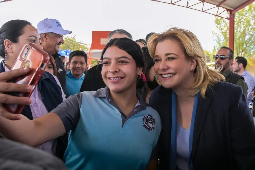 ENTREGA MOBILIARIO ESCOLAR12