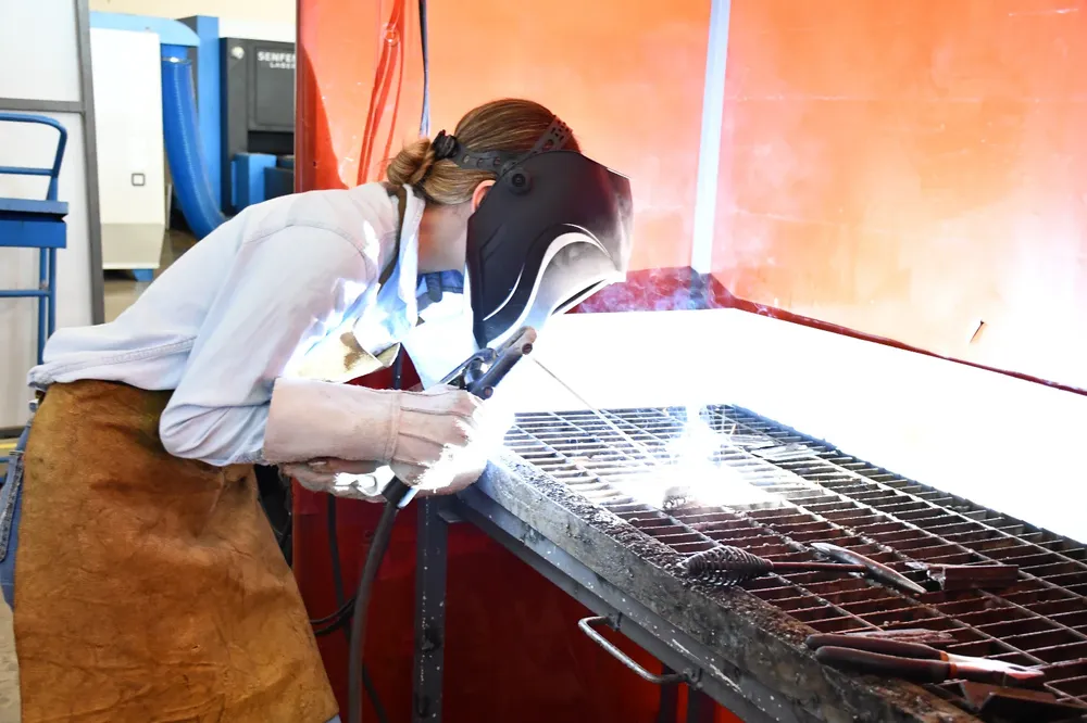 bdf72696-3c23-4460-ad47-d0db76bdc1b7