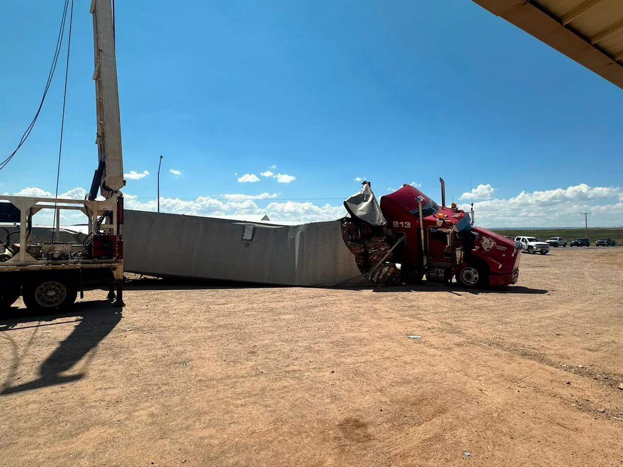 CHOQUE TRAILER Y AUTOBUS1