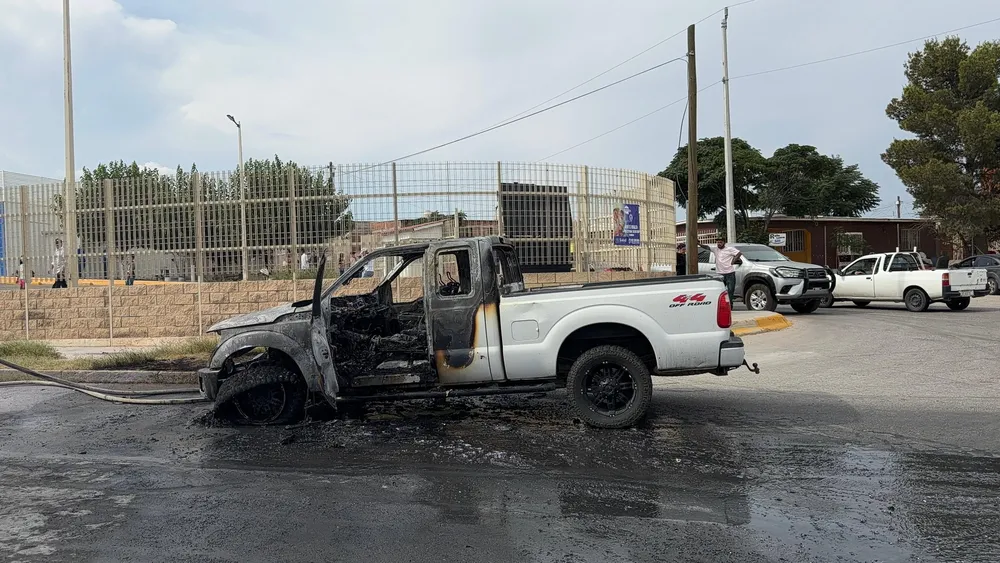INCENDIO PICKUP NOGALES3