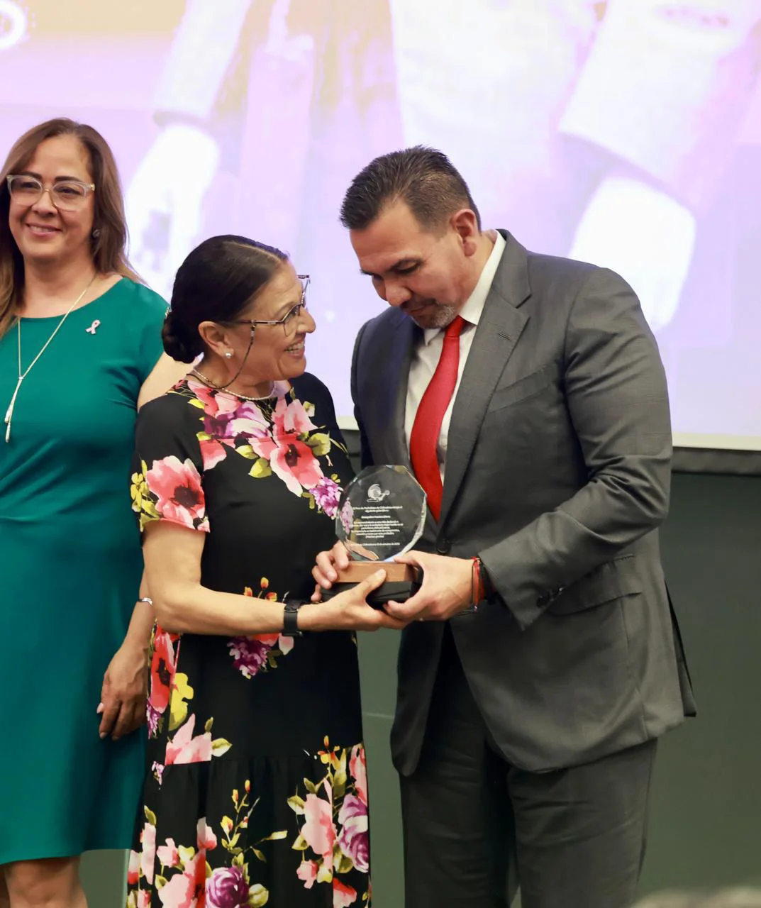 FELICITA CPC PREMIO ESTATAL PERIODISMO4