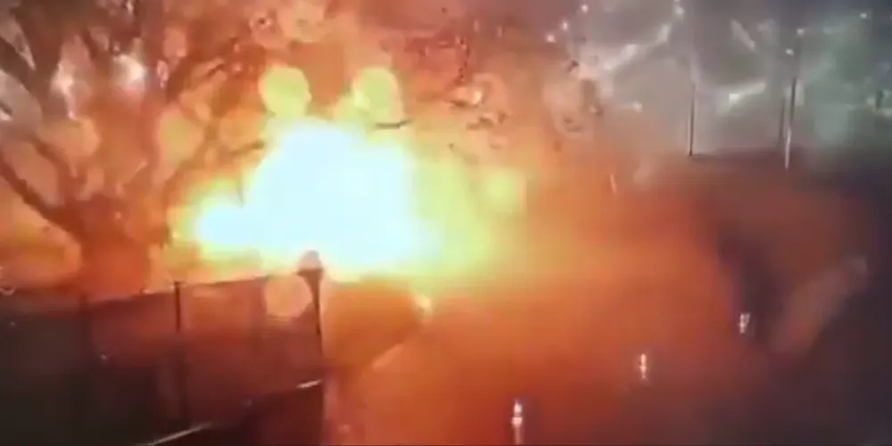 AUTO EXPLOSION DOS BOCAS