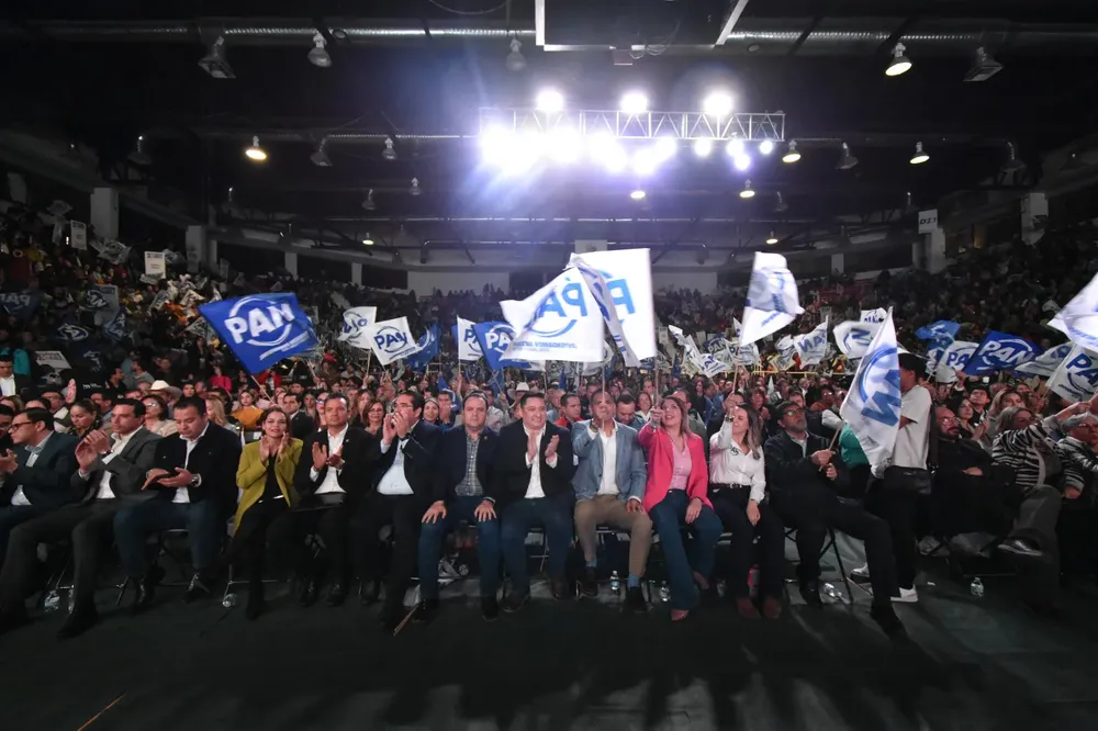 AGRADECE ALFREDO CHAVEZ3