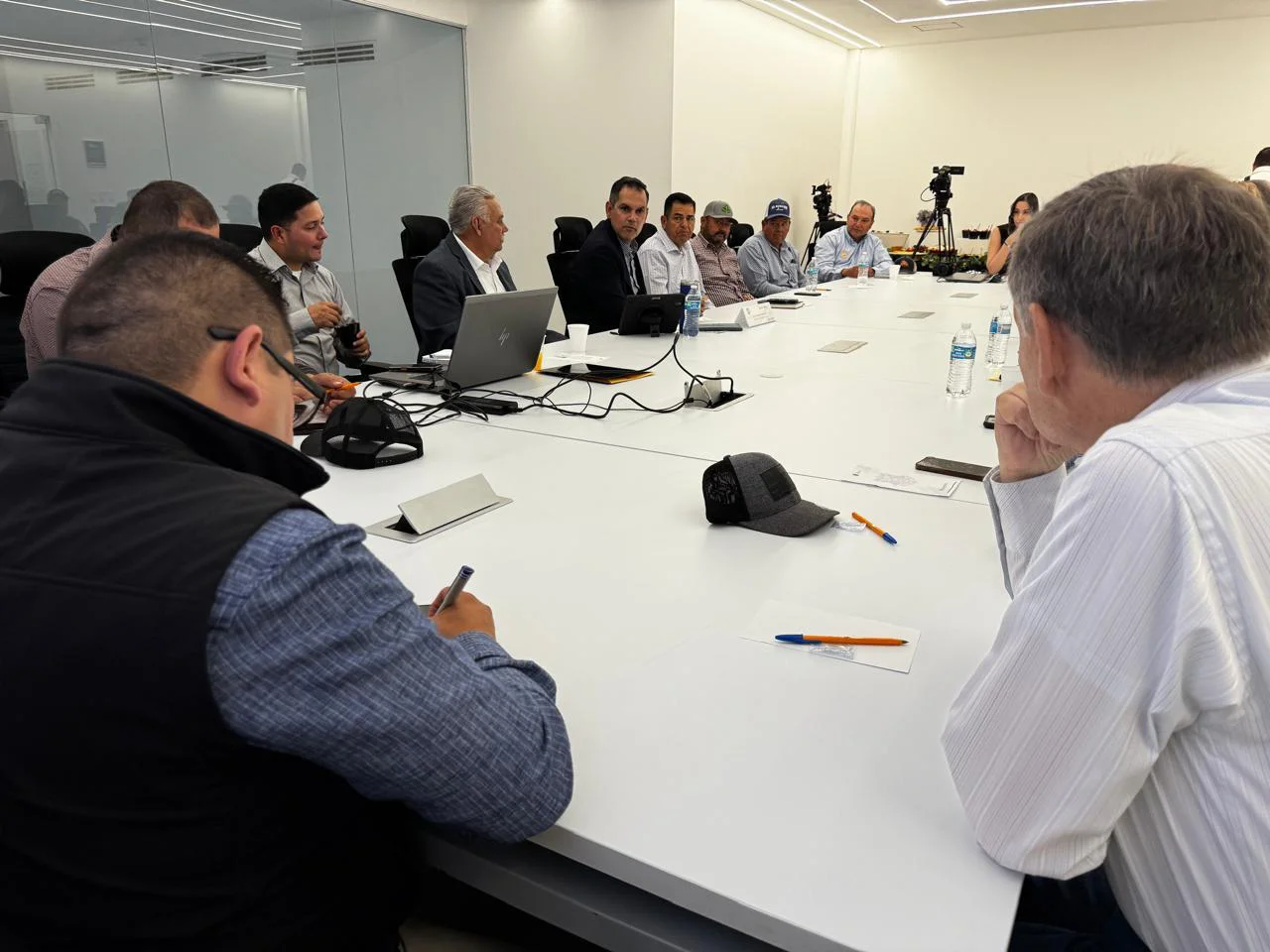 eeb13d63-aa7f-4476-8800-8ee0942efd8a