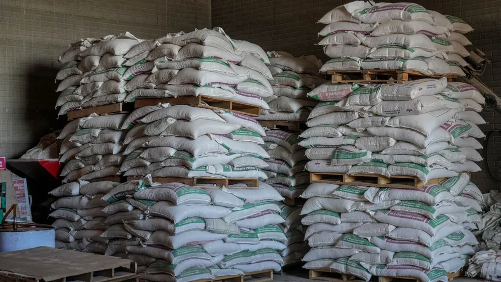 f2123348-c21b-450f-8d3e-7d9174805d6d