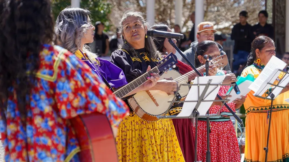 01eafd67-02d0-41a5-a145-5eedf152612b