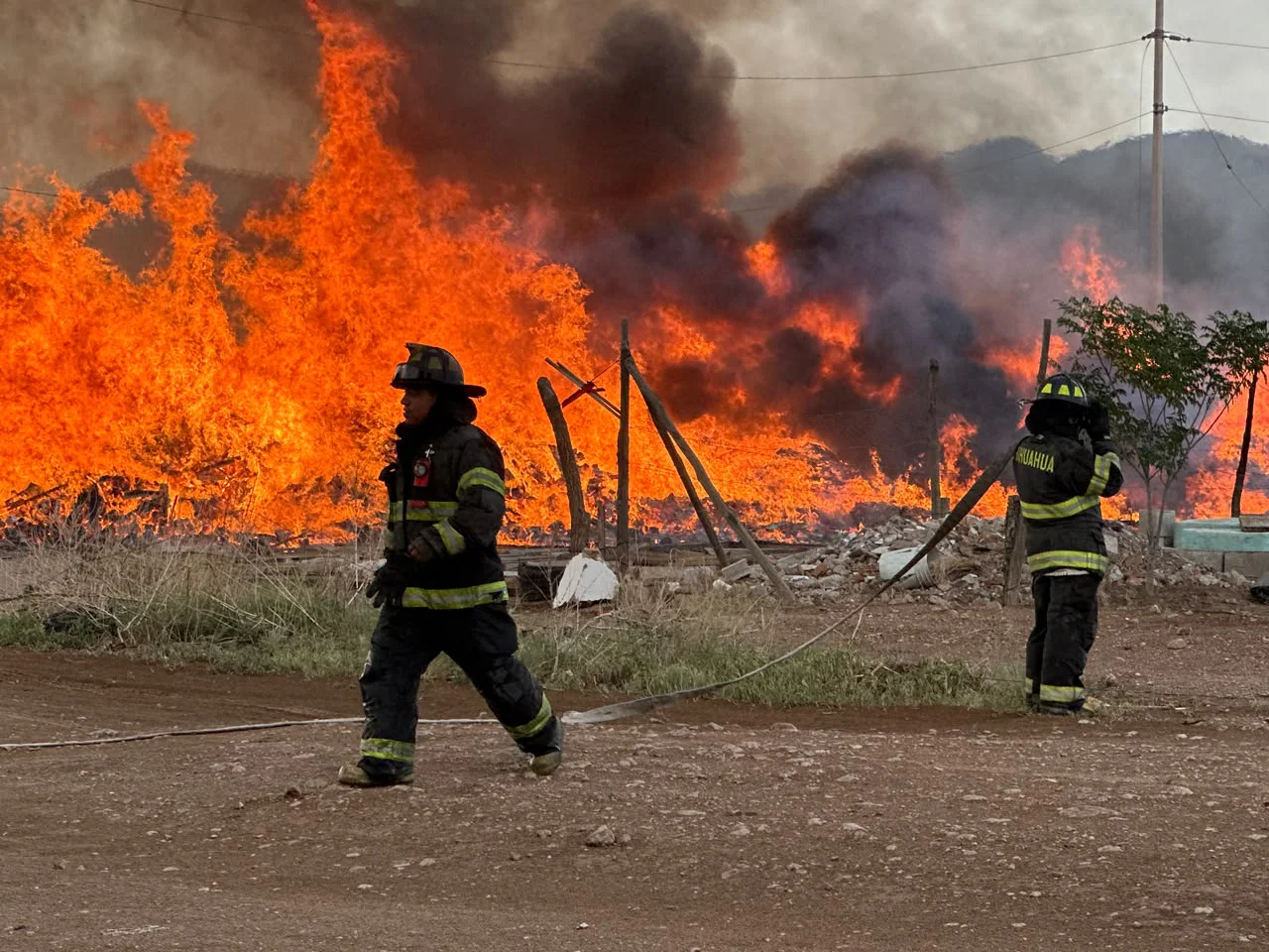 COMBATEN INCENDIO6