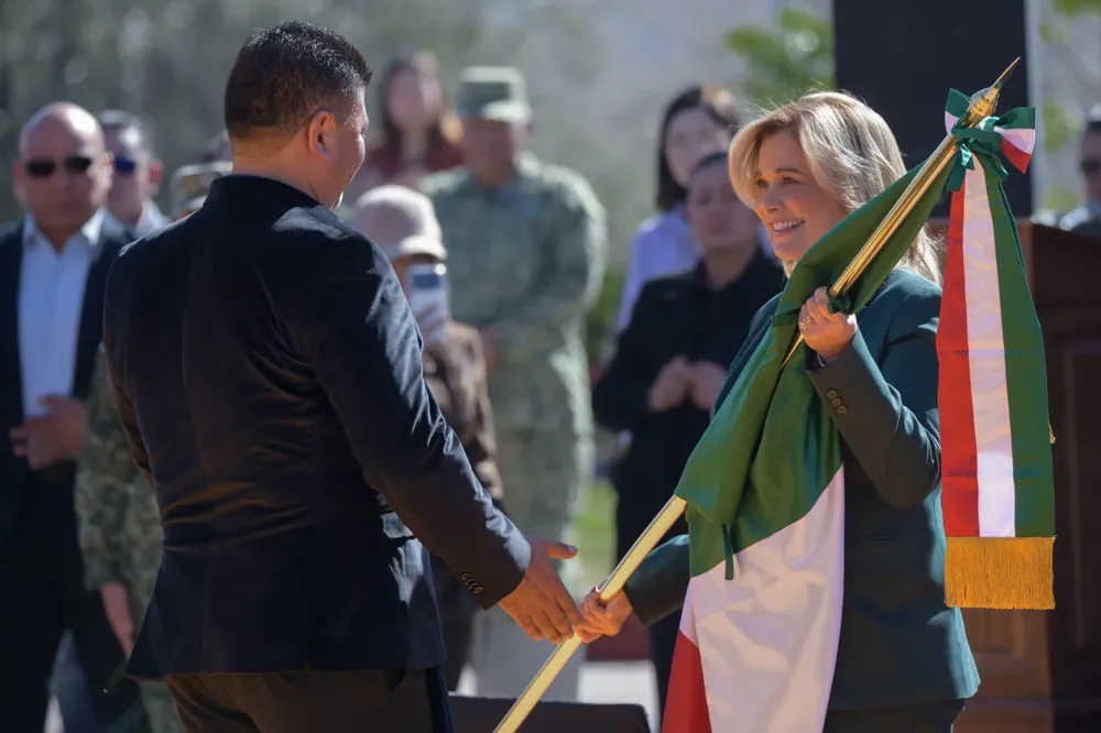 MARU EXHORTA A ESTUDIANTES1