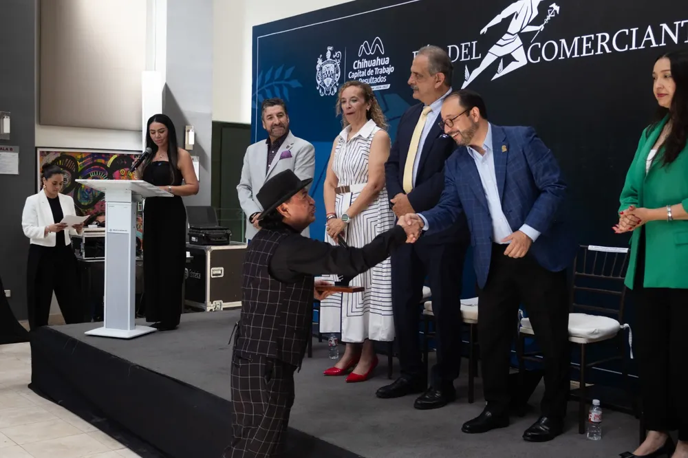 RECONOCE CANACO COMERCIANTE11