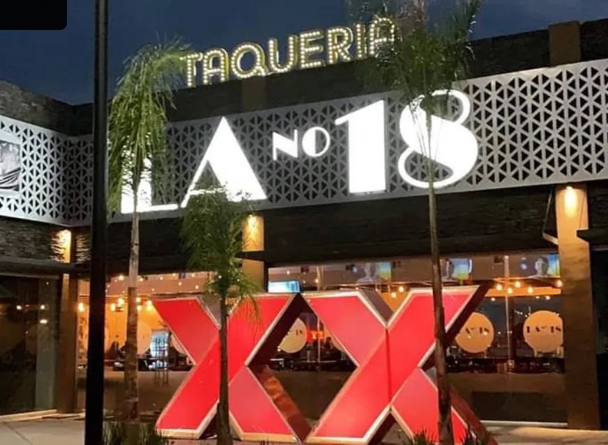 TAQUERIA 18 RIÑA Y BALAZOS