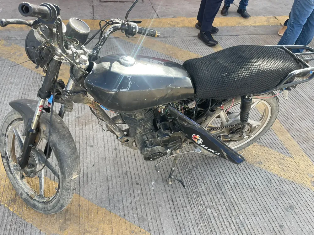 DETIENEN MOTOCICLISTA1