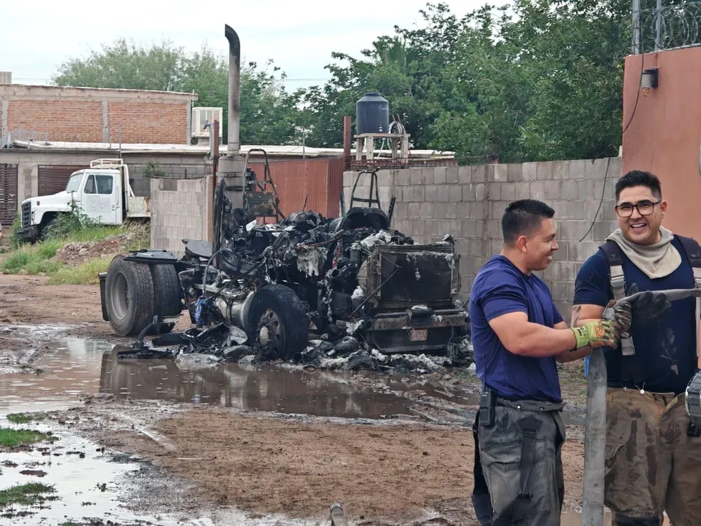 TRACTOCAMION QUEMADO2