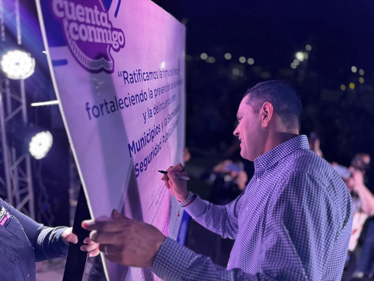 9a8a5470-3f98-489b-be91-1475424978e0