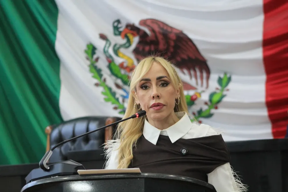 PRIAN VUELVE A DAR LA ESPALDA