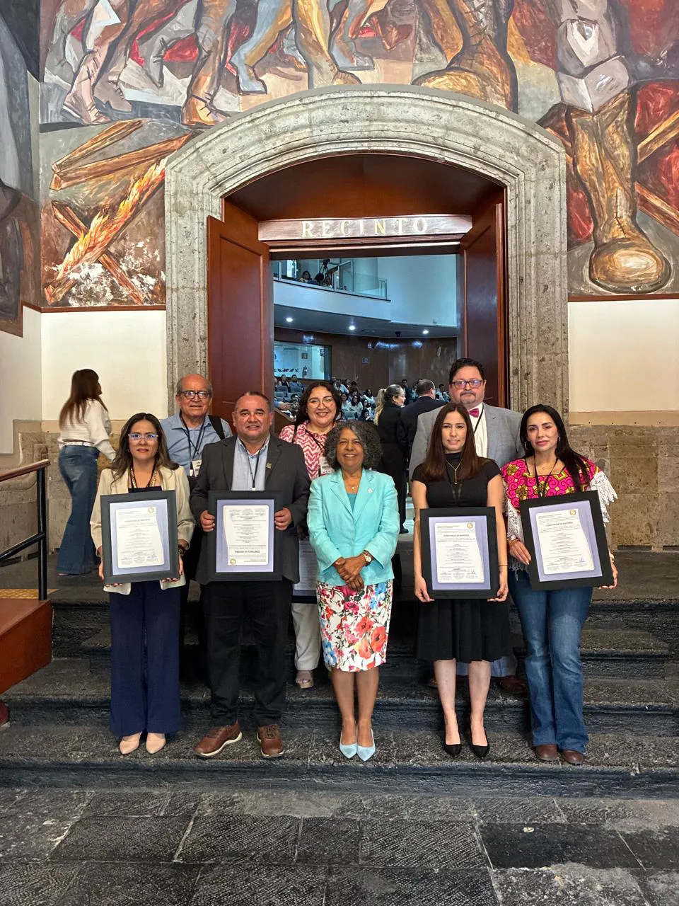 MIEMBRO DE CONSEJOS DEL PAIS3