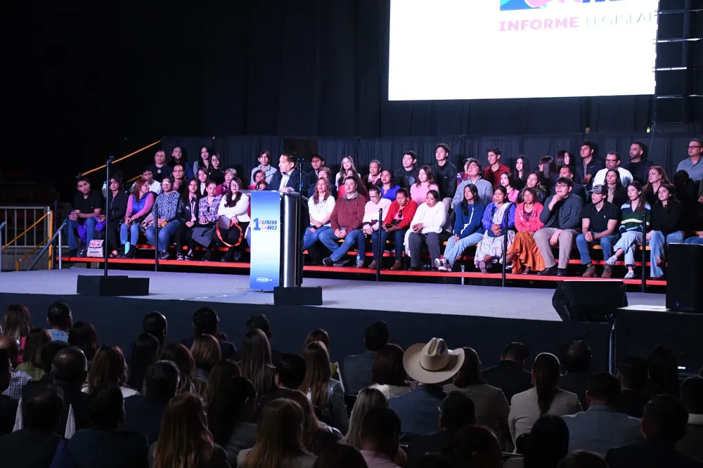 AGRADECE ALFREDO CHAVEZ2