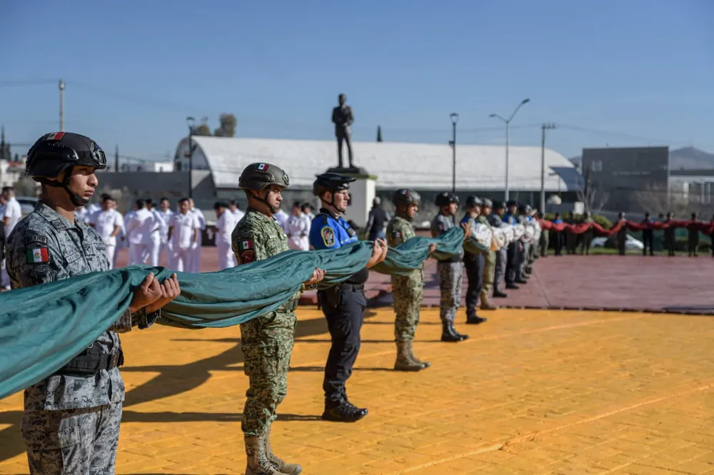 MARU EXHORTA A ESTUDIANTES8