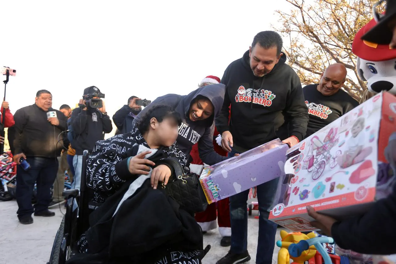 ENTREGA JUGUETES  CPC Y SANTA3