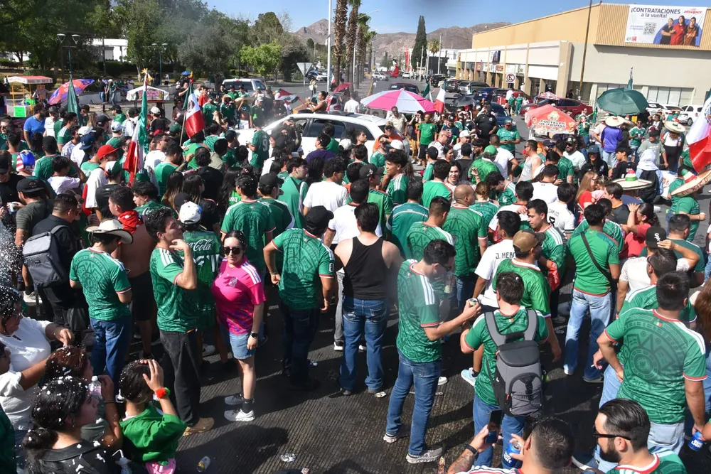 FESTEJAN TRIUNFO MUNDIAL2