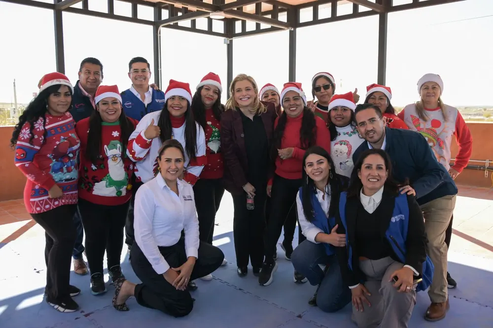 MARU CAMPOS INAUGURA JUAREZ2