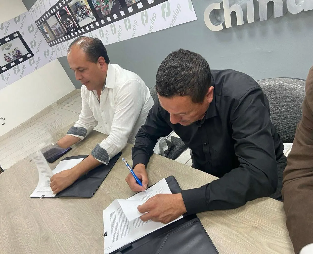 ADELANTAN PAGOS CONALEP2