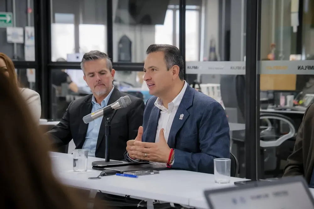 8c215800-2c77-48df-8bac-5230d0aeafa8