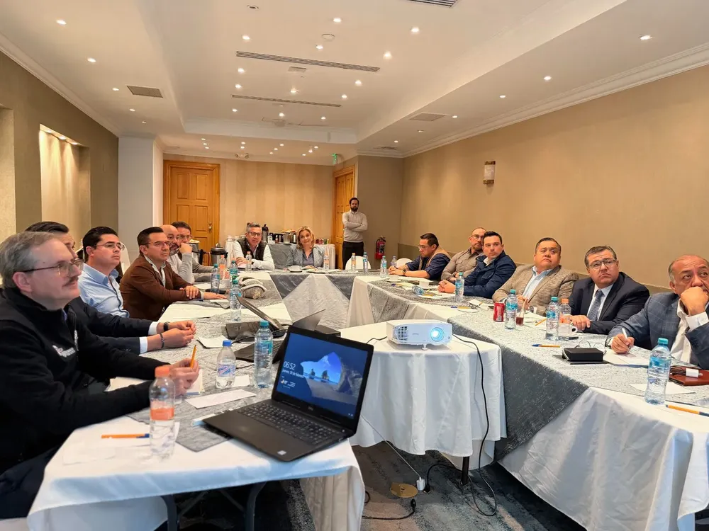 MARU SOSTIENE JUAREZ3