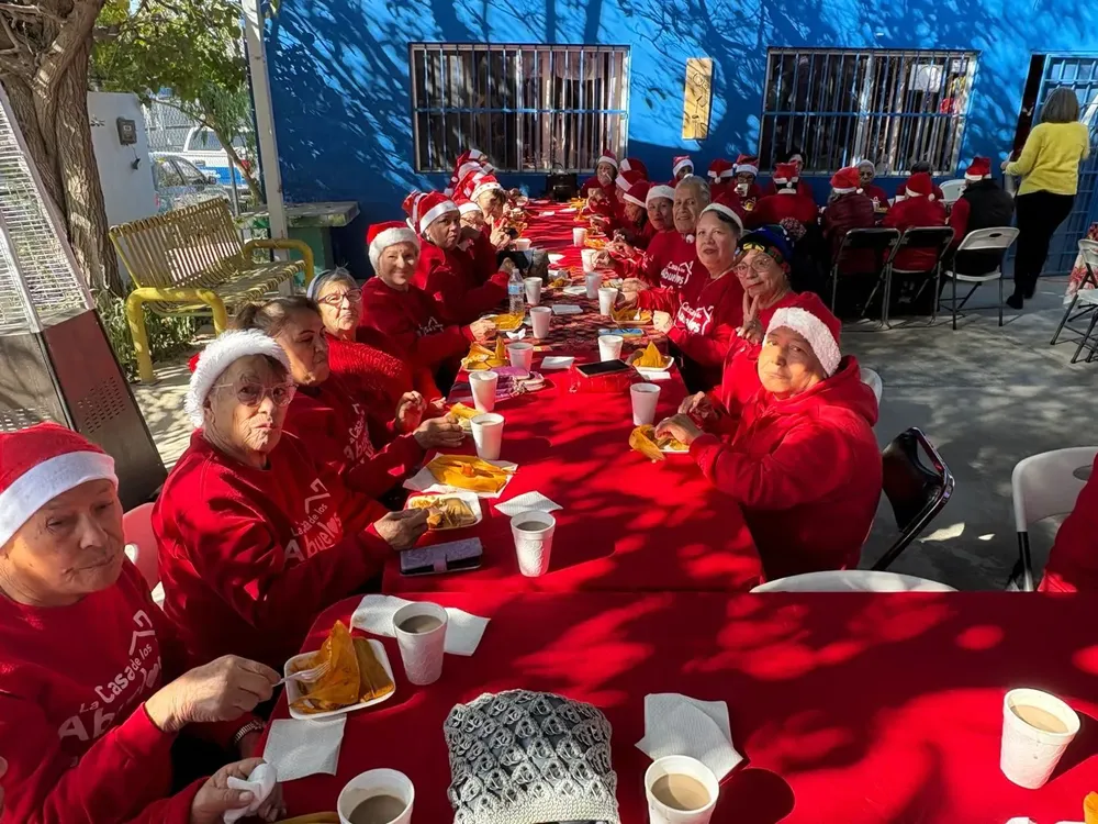 CELEBRA CON ABUELOS4