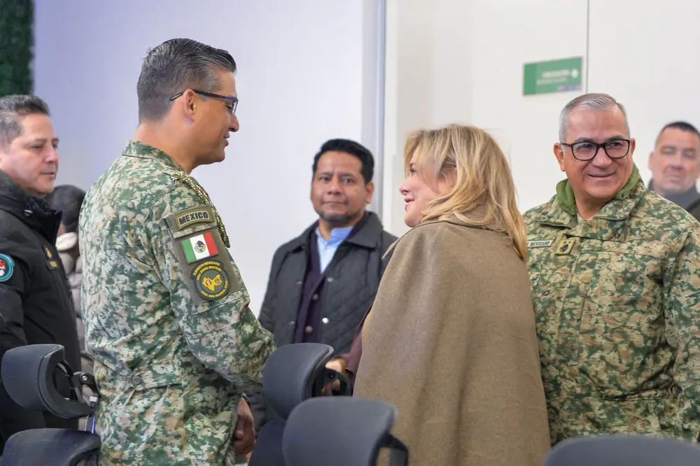 MARU ENCABEZA MESA JUAREZ4