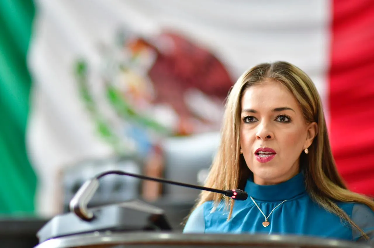 XOXHITL RESPALDA MARU