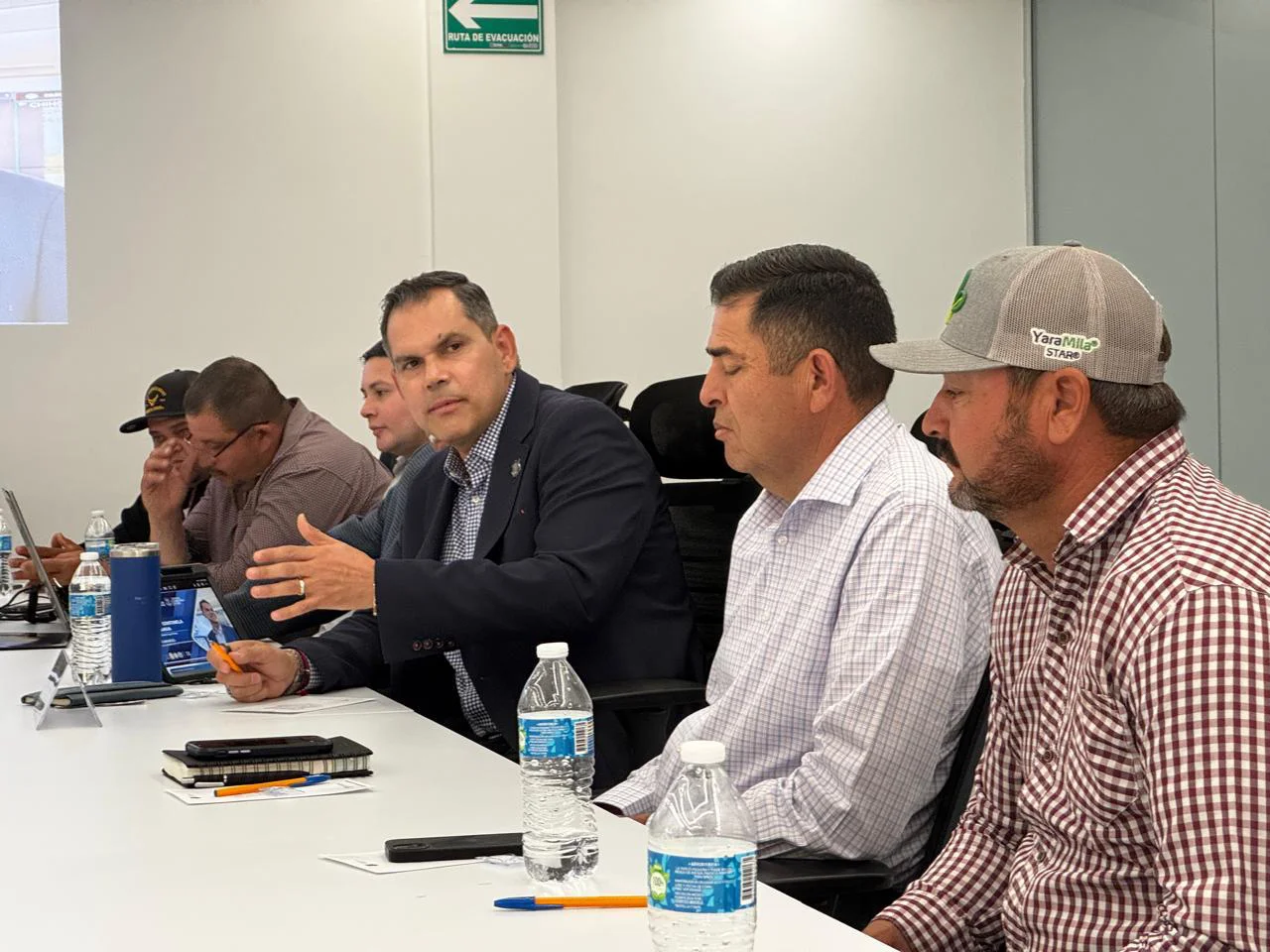 feed18c0-362f-43e8-88b5-b178212dfece