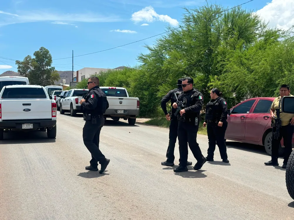 POLICIAS IMPIDEN DETENCION2