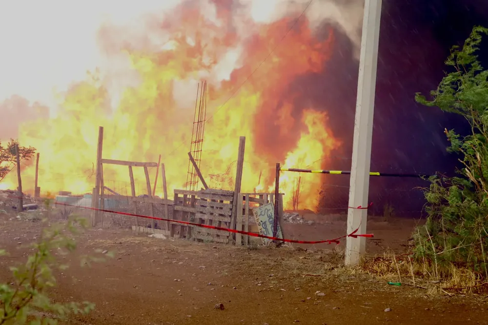 COMBATEN INCENDIO4
