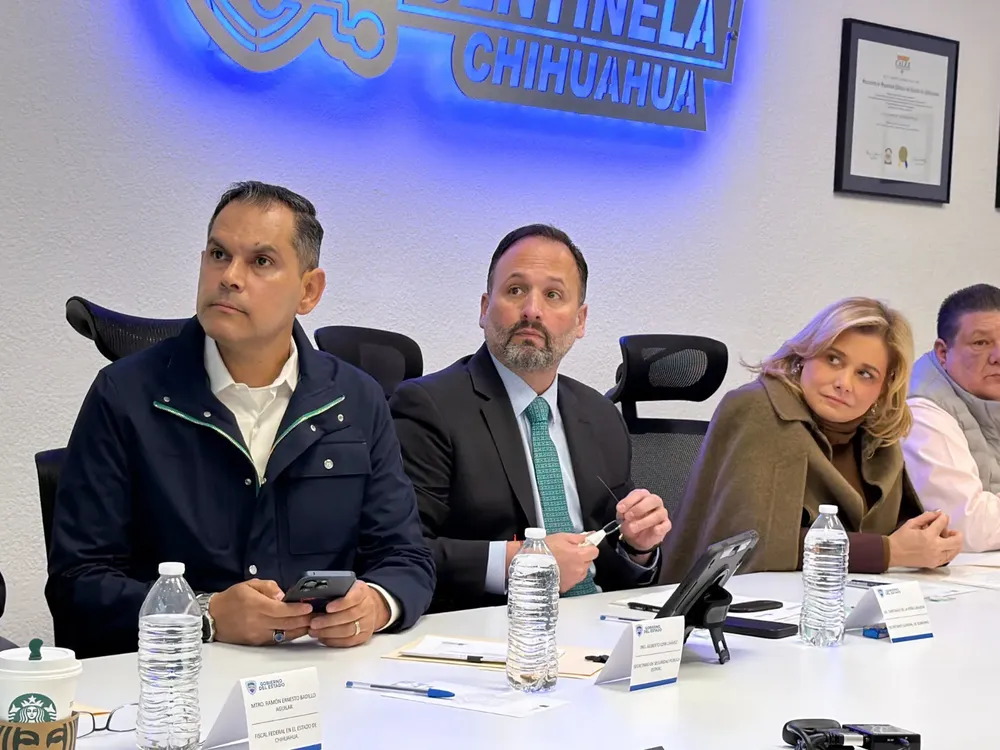 MARU ENCABEZA MESA JUAREZ5