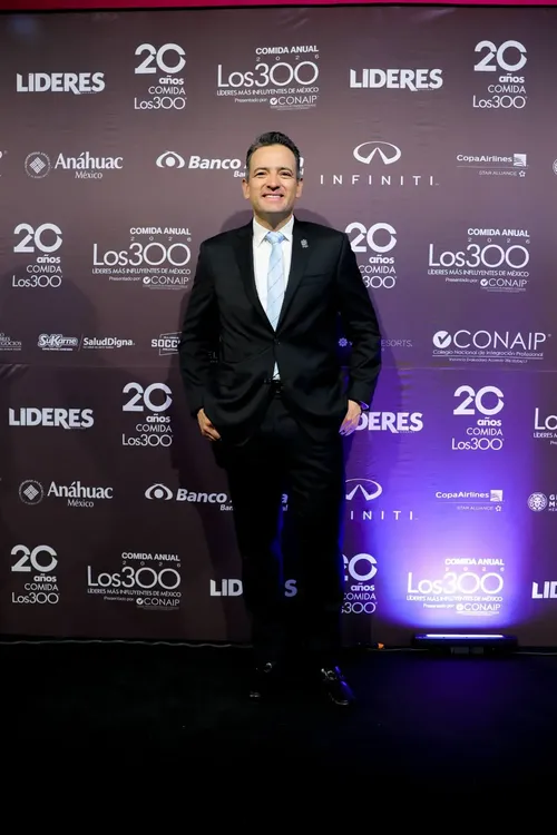 RECONOCEN LIDERES MARCO1