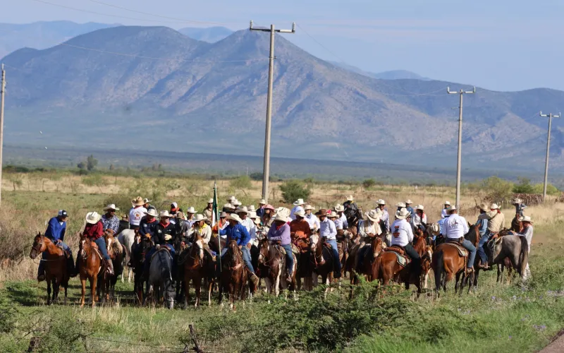 La Onza MTB y el desfile de la XXXI Cabalgata Villista (4).jpeg