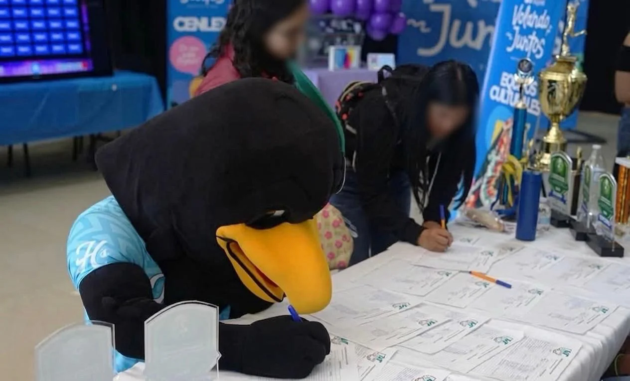 6b01c95c-04fa-4c2a-afc3-2e018f7ae1a5