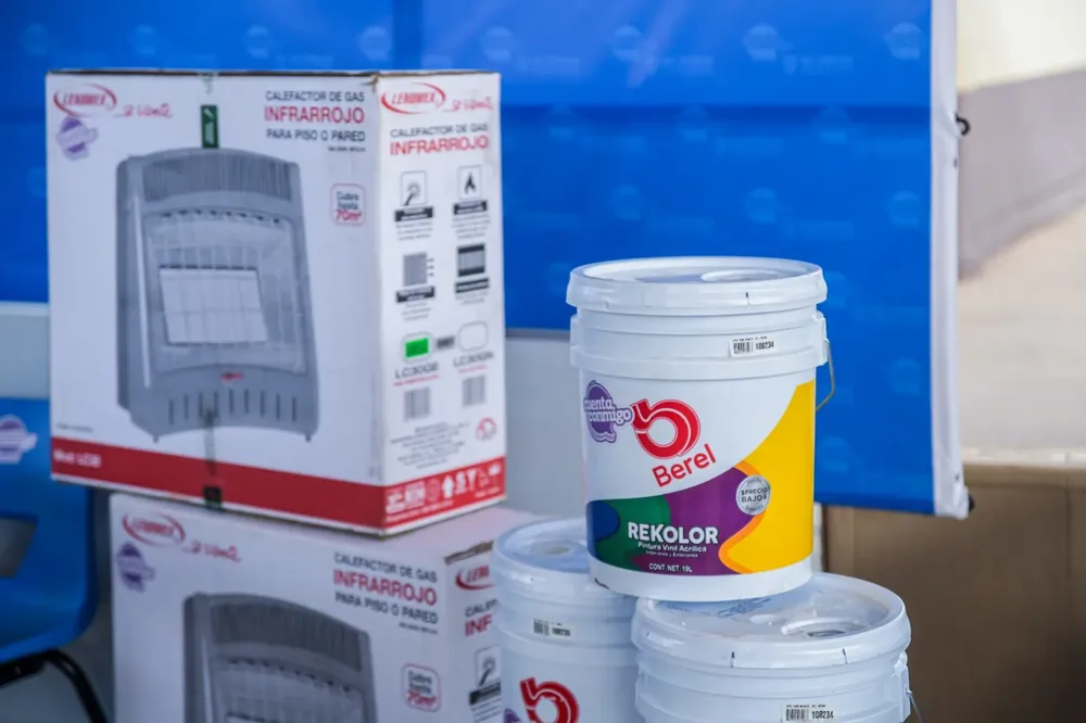 ENTREGA MOBILIARIO ESCOLAR11