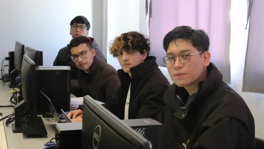 1e065106-6a97-42c0-ac43-20a46237b0fe