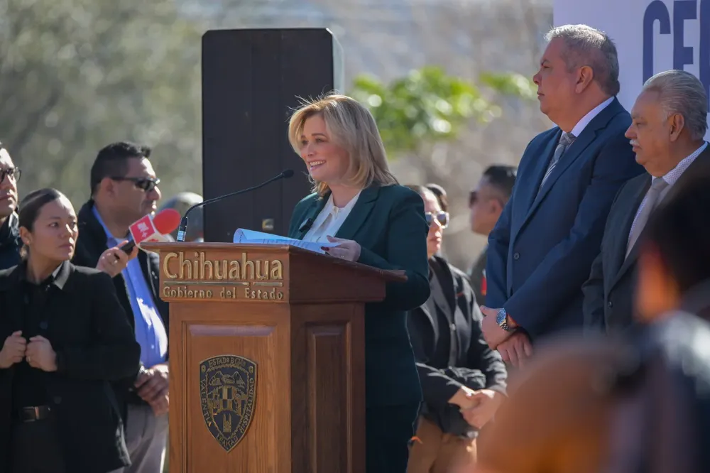 MARU EXHORTA A ESTUDIANTES4