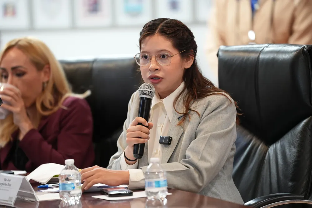 PIDE JAEL ARGUELLES TRADUCTORES